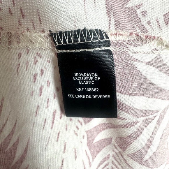 Torrid Pink Cream Leaf Print Maxi Dress ~Sz 2 = 2X ~ Smocked Bodice Off Shoulder - Picture 8 of 13